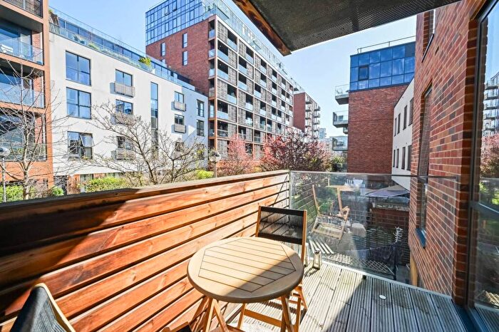 1 Bedroom Flat For Sale In Violet Road, , Bow, London, E3