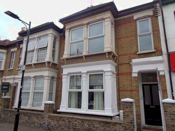 2 Bedroom Flat To Rent In Queens Road, Southend-On-Sea, SS1