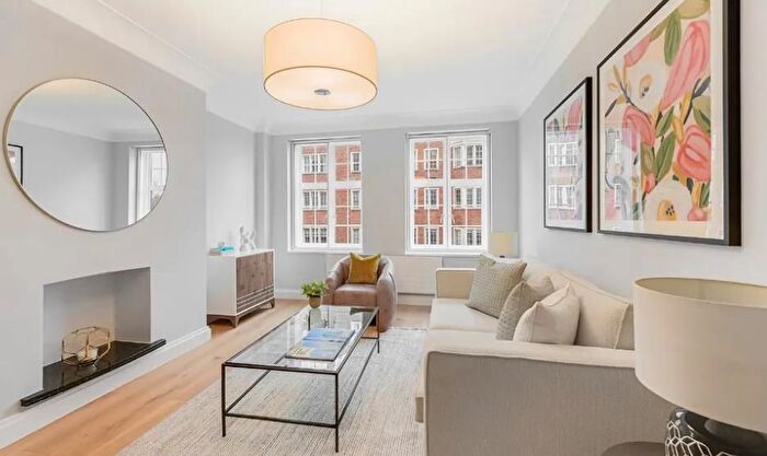 2 Bedroom Flat To Rent In Bryanston Place, Marylebone, London, W1H