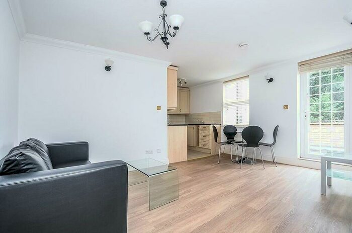 1 Bedroom Apartment To Rent In High Road, East Finchley, London, N2