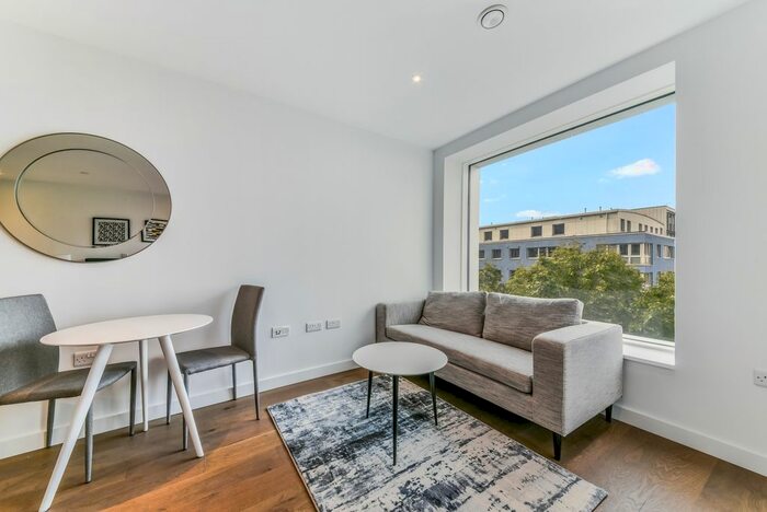 Studio To Rent In Deacon Street, Elephant Amp; Castle, London, SE17