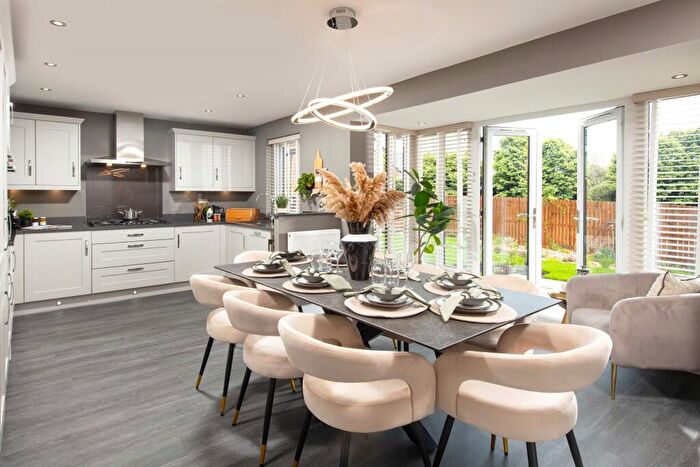 4 Bedroom Detached House For Sale In Crediton Road, Okehampton, EX20