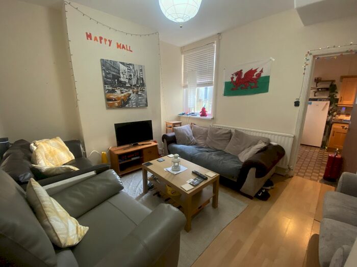 5 Bedroom Property To Rent In Lisvane Street, Cathays, Cardiff CF24
