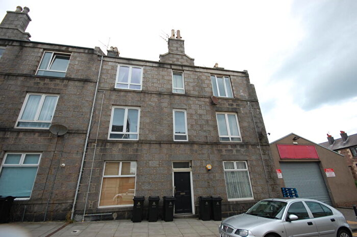 1 Bedroom Flat To Rent In Pittodrie Place, First Floor Left, City Centre, Aberdeen, AB24