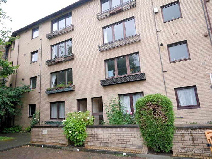 2 Bedroom Flat To Rent In Gilmours Entry, Newington, Edinburgh, EH8