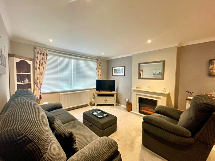 2 Bedroom Bungalow For Sale In Pasture Close, Armthorpe, Doncaster, DN3