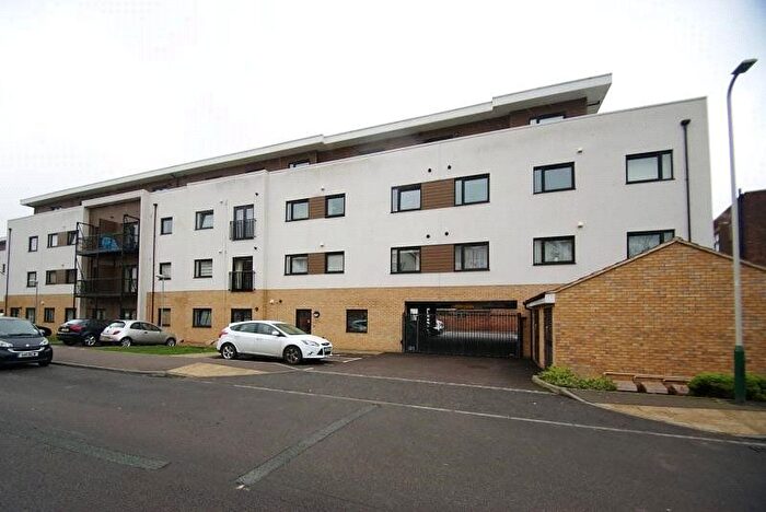 1 Bedroom Flat To Rent In Autumn Court, Spring Gardens, Romford, Essex, RM7