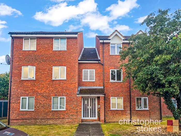 1 Bedroom Flat For Sale In Cranleigh Close, Cheshunt, Hertfordshire, EN7