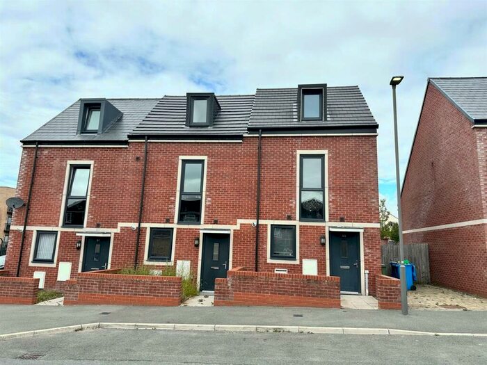 3 Bedroom Semi-Detached House To Rent In Great Mersey Street, Kirkdale, Liverpool, L5