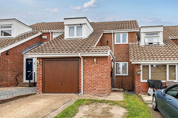 3 Bedroom Terraced House For Sale In Garstons Close, Titchfield, PO14