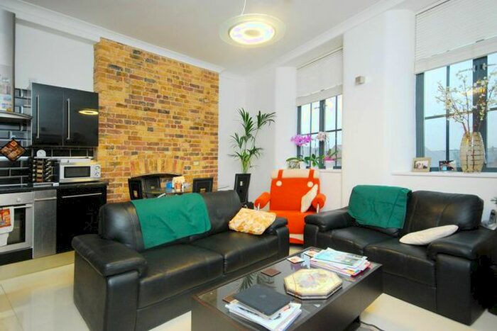 2 Bedroom Flat To Rent In Commercial Street, Spitalfields, London, E1