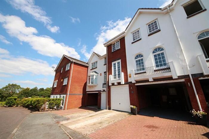 2 Bedroom Town House For Sale In Oxford Road, Southport, PR8