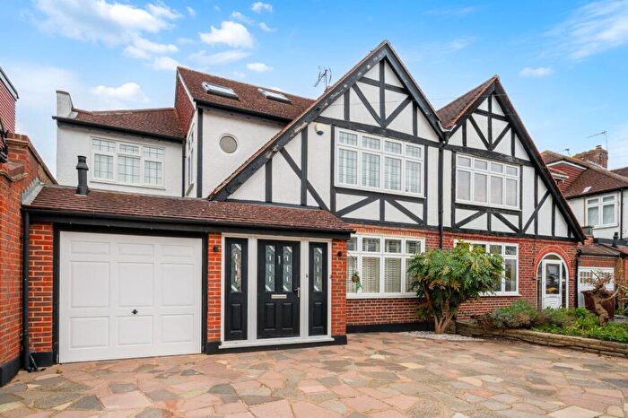 6 Bedroom Semi Detached House For Sale In Oaks Avenue, Worcester Park, KT4