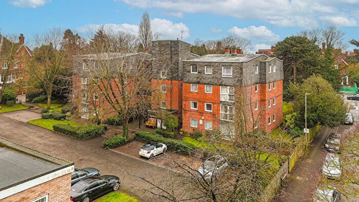 2 Bedroom Flat For Sale In The Lawns, Stoneygate Road, Leicester, LE2