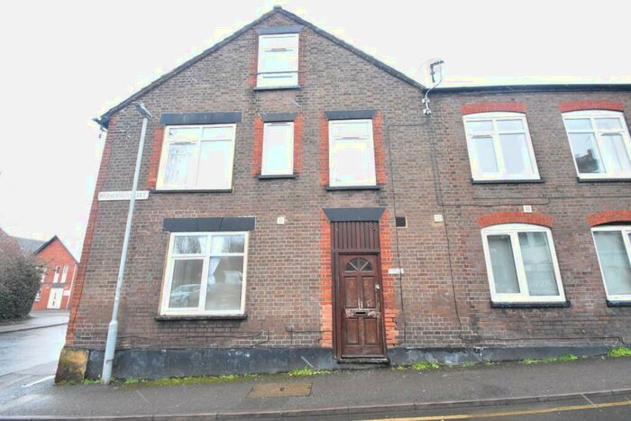 1 Bedroom Ground Flat To Rent In Coopers Mews, Adelaide Street, Luton, Bedfordshire, LU1