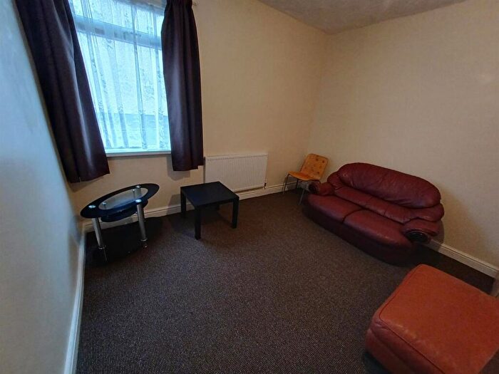 5 Bedroom House To Rent In Queen Street, Pontypridd, CF37