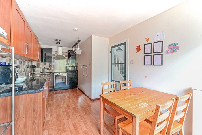 4 Bedroom Property To Rent In ., Brixton, London, SW9