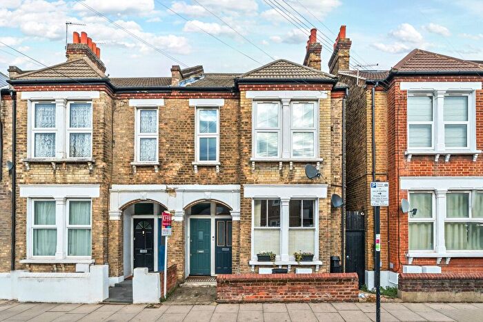 4 Bedroom Flat For Sale In Renmuir Street, Tooting, London, SW17