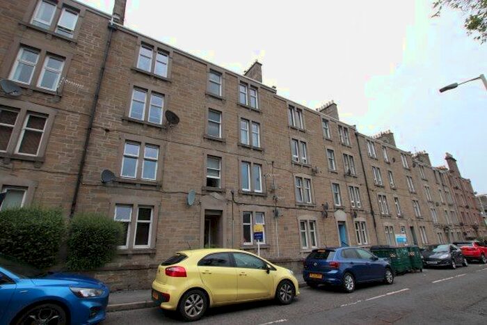 2 Bedroom Flat To Rent In Milnbank Road, Dundee, DD1