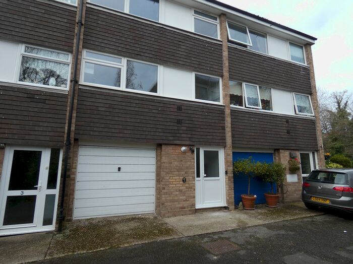 3 Bedroom Property To Rent In Thorsden Court, Woking, GU22