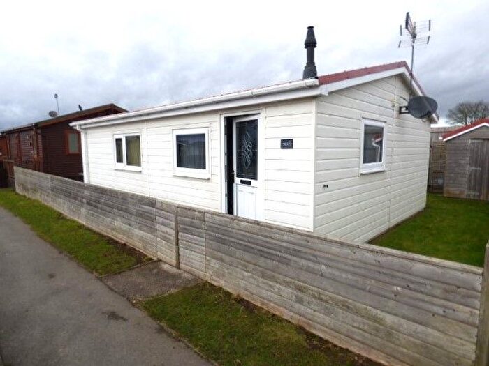 2 Bedroom Mobile/park Home For Sale In Wilsthorpe, Bridlington, YO15