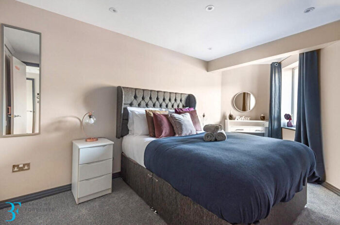 2 Bedroom Apartment To Rent In Chamberlain Court, Birmingham, B18