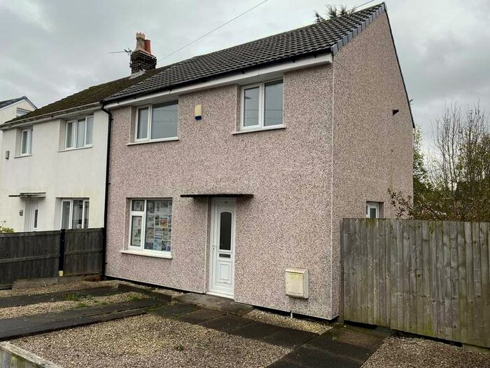 3 Bedroom Semi-Detached House To Rent In Pond Walk, Parr, WA9