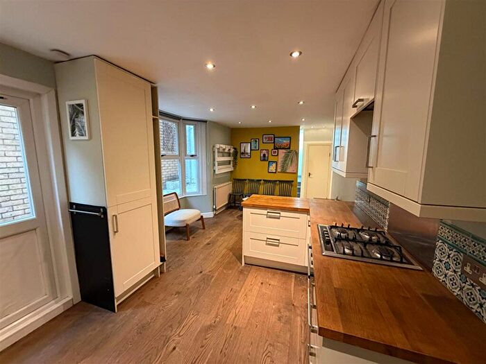 2 Bedroom Flat To Rent In Umfreville Road, London, N4