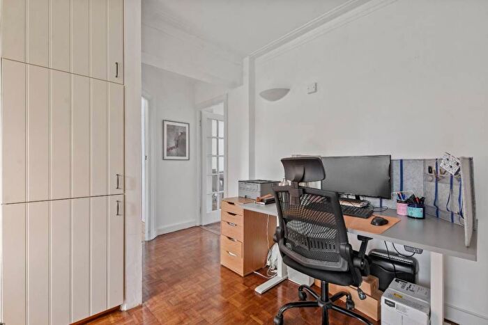 1 Bedroom Flat For Sale In Eton College Road, Chalk Farm, Camden, NW3