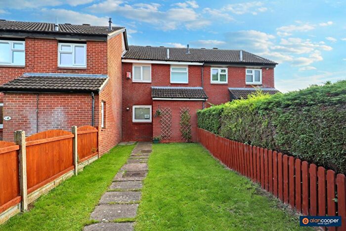 3 Bedroom Terraced House For Sale In Whitehall Close, Hartshill, Nuneaton, CV10