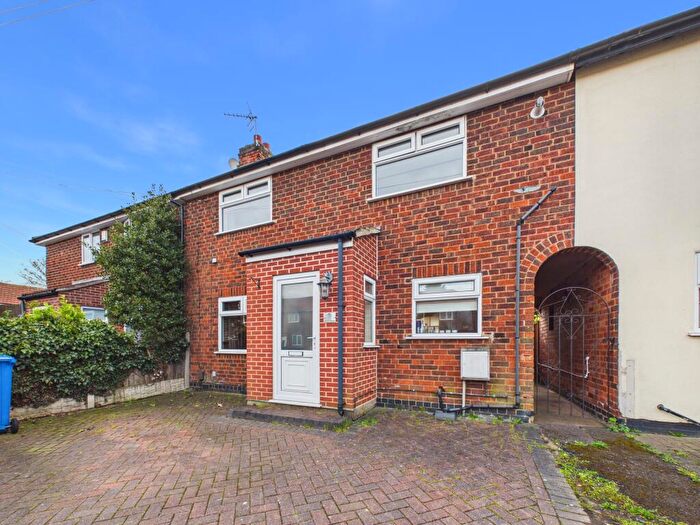 2 Bedroom Terraced House For Sale In Suffolk Avenue, DE21