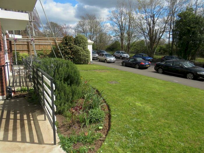 2 Bedroom Flat To Rent In Newbold Terrace East, Leamington Spa, CV32