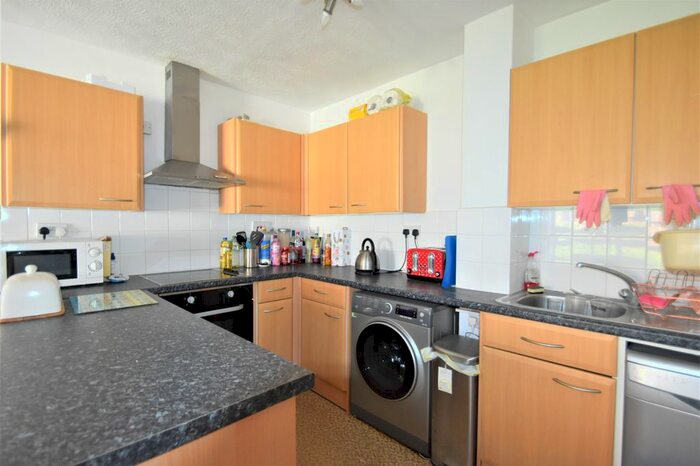 2 Bedroom Flat To Rent In Collingwood Road, Southsea, Hampshire, PO5