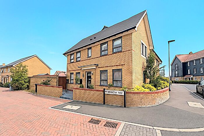 3 Bedroom Semi-Detached House To Rent In Minnow Way Bedford, MK42