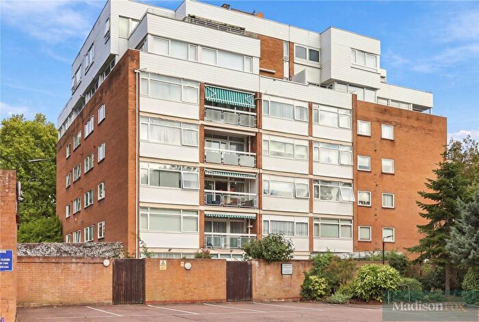 2 Bedroom Flat For Sale In The Bowls, Chigwell, Essex, IG7