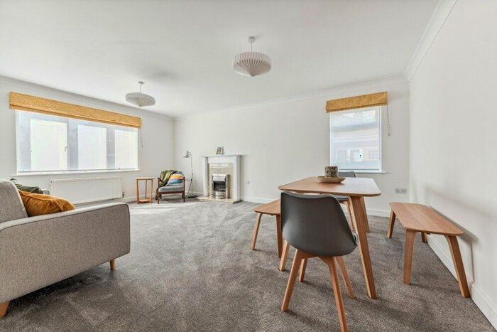 2 Bedroom Apartment To Rent In Latimer Road, Headington, OX3