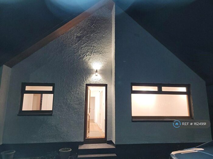 3 Bedroom Bungalow To Rent In East Bankton Place, Livingston, EH54