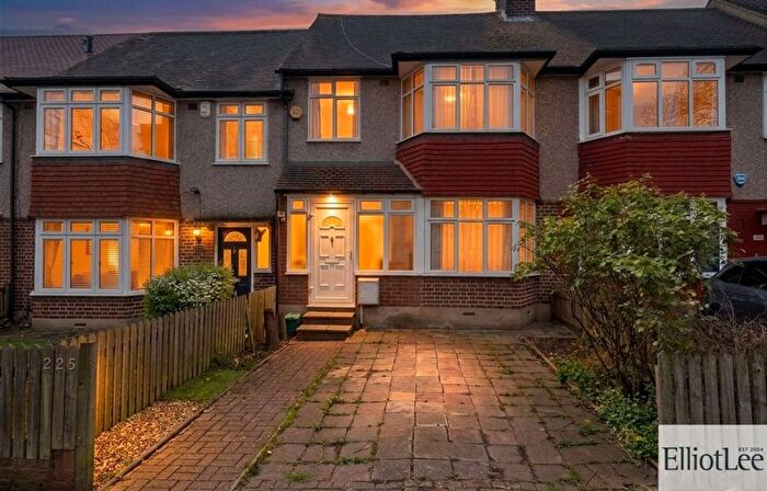 3 Bedroom Terraced House To Rent In Whitton Avenue East, Greenford, UB6