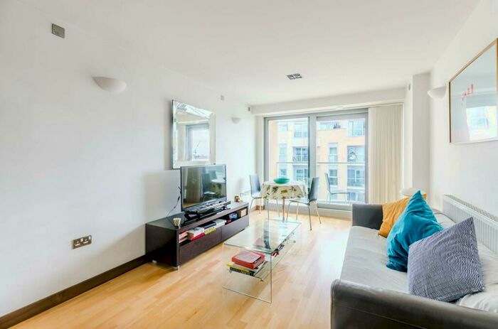 1 Bedroom Flat To Rent In Vicentia Court, Bridges Court Road, Battersea, London, SW11