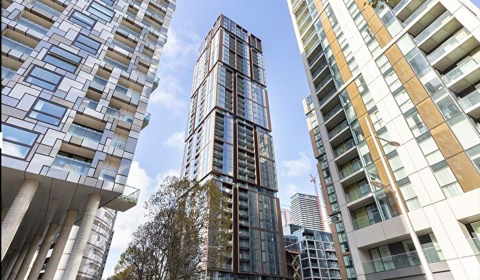 2 Bedroom Flat For Sale In Harbour Way, Canary Wharf, E14