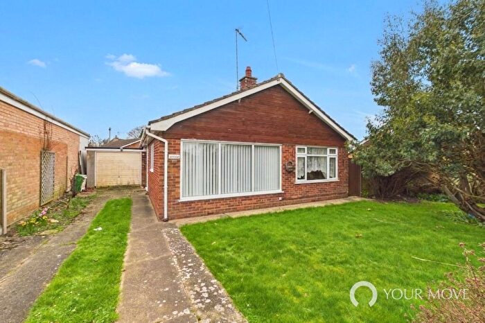 2 Bedroom Bungalow For Sale In Ellough Road, Beccles, Suffolk, NR34