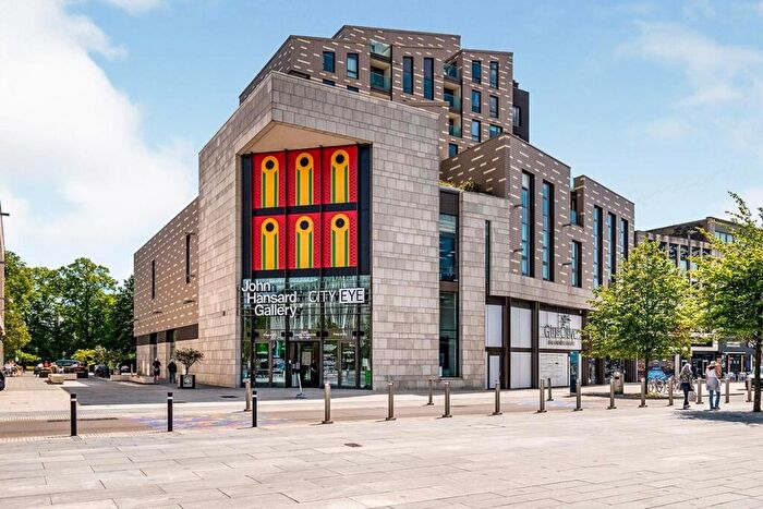 2 Bedroom Flat To Rent In Guildhall Apartments, Park Walk, Southampton, Hampshire, SO14