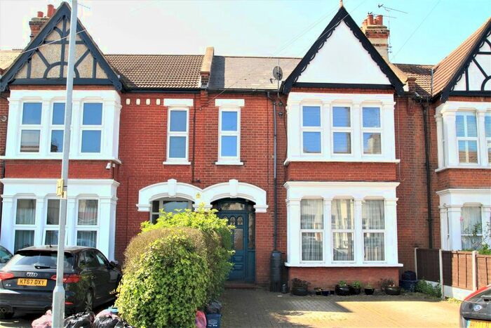3 Bedroom Maisonette To Rent In Finchley Road, Westcliff-On-Sea, SS0