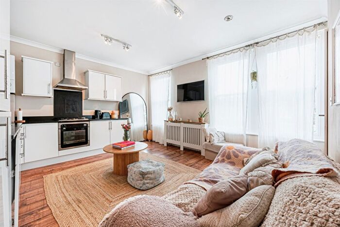 1 Bedroom Flat To Rent In Windsor Road, W5