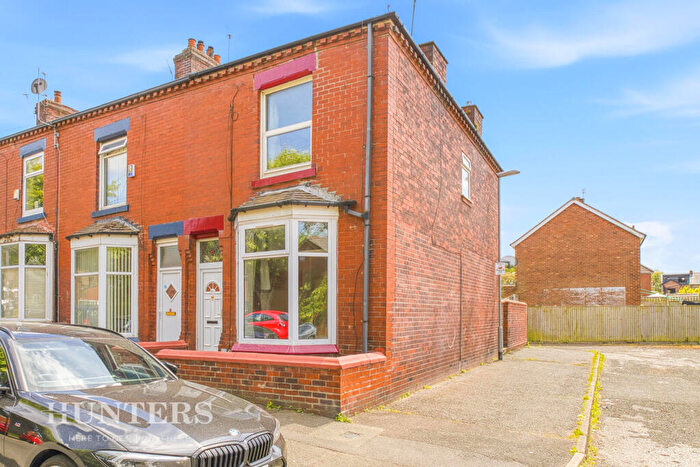 3 Bedroom End Of Terrace House For Sale In Incline Road, Hollinwood, Oldham, OL8