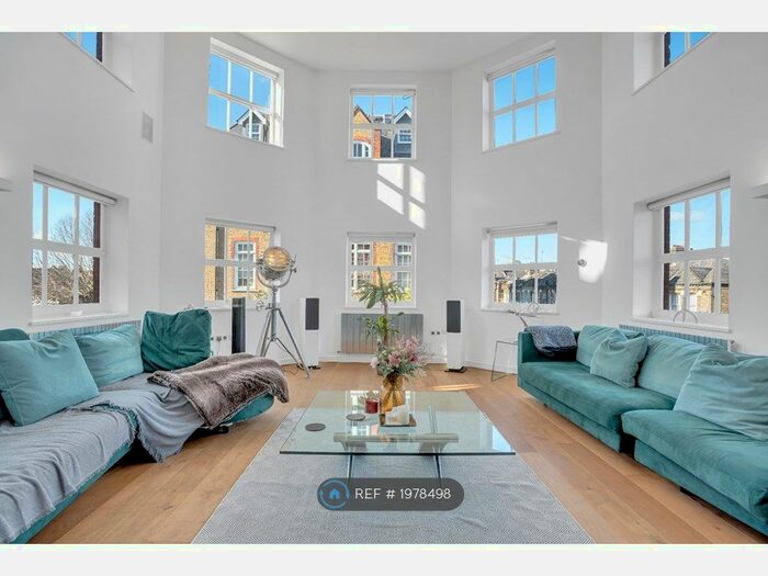 2 Bedroom Flat To Rent In Thackeray Road, London, SW8