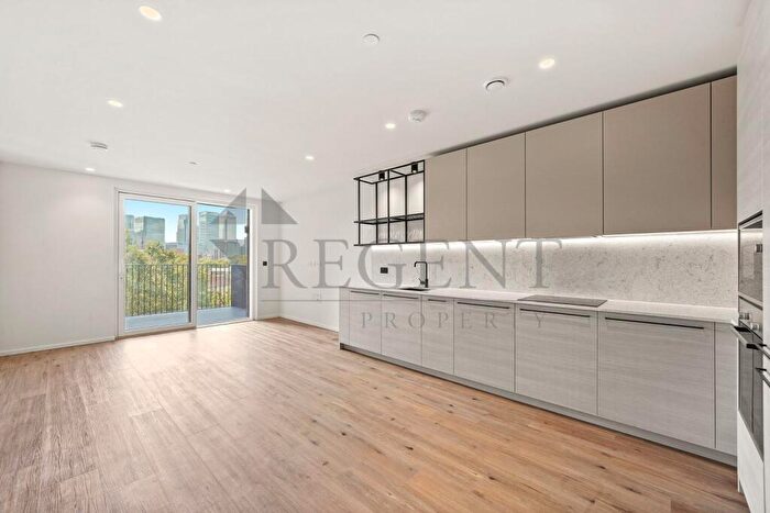 1 Bedroom Apartment To Rent In Curlew House, Hawser Lane, E14