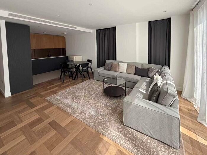 2 Bedroom Apartment To Rent In Apartment, Boxwood Gardens, London, E1W