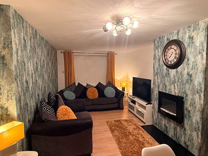 3 Bedroom Terraced House To Rent In Treegarth Square, Nottingham, NG5