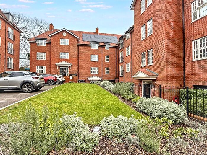2 Bedroom Apartment For Sale In Collison Avenue, Barnet, EN5